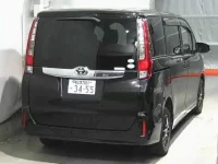 Toyota NOAH лот № 3511 оценка 3.5  с аукциона в Японии 1