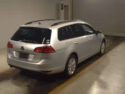 Volkswagen GOLF VARIANT