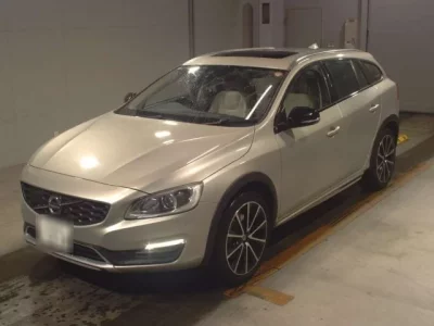 Volvo V60  с аукциона в Японии