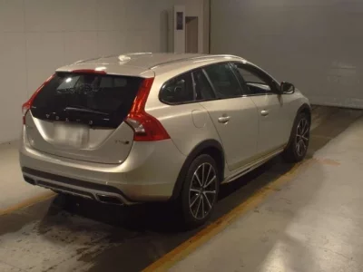 Volvo V60  с аукциона в Японии