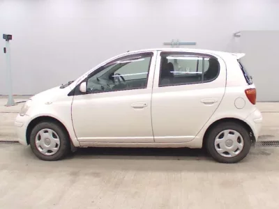 Toyota VITZ  с аукциона в Японии