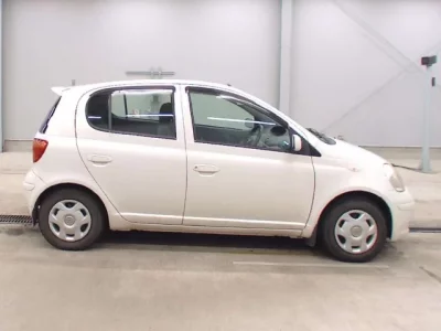 Toyota VITZ  с аукциона в Японии