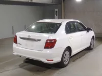 Toyota COROLLA AXIO лот № 2106 оценка 4.5  с аукциона в Японии 1
