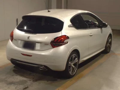 Peugeot 208  с аукциона в Японии