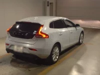 Volvo V40 лот № 4207 оценка 4.5  с аукциона в Японии 1