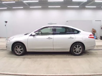 Nissan TEANA  с аукциона в Японии