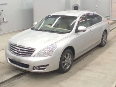 Nissan TEANA  с аукциона в Японии