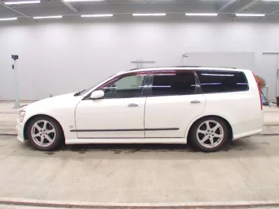Nissan STAGEA