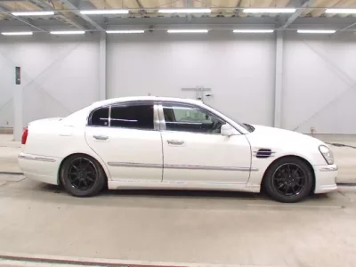 Nissan CIMA  с аукциона в Японии