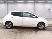 Nissan LEAF лот № 5577 оценка 4  с аукциона в Японии 2