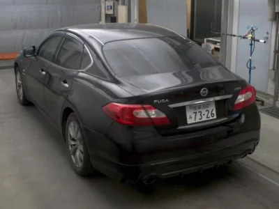 Nissan FUGA  с аукциона в Японии