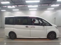 Honda STEP WAGON лот № 30519 оценка 3.5  с аукциона в Японии 2