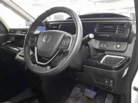 Honda STEP WAGON лот № 30519 оценка 3.5  с аукциона в Японии 6
