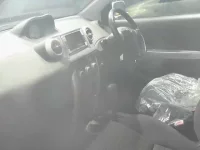 Toyota IST лот № 4032 оценка 3  с аукциона в Японии 2