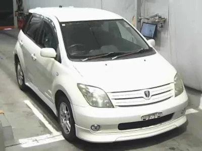 Toyota IST  с аукциона в Японии