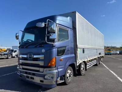 Hino TRUCK