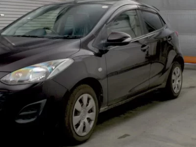 Mazda DEMIO  с аукциона в Японии