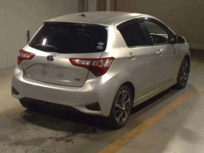 Toyota VITZ  с аукциона в Японии