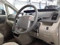 Toyota NOAH лот № 30550 оценка 3.5  с аукциона в Японии 6