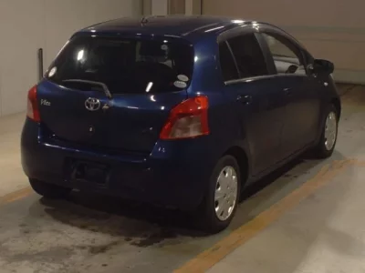 Toyota VITZ  с аукциона в Японии