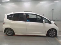 Honda FIT лот № 30572 оценка R  с аукциона в Японии 2