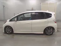 Honda FIT лот № 30572 оценка R  с аукциона в Японии 3