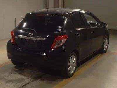 Toyota VITZ  с аукциона в Японии