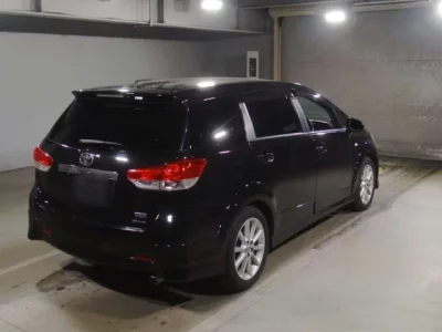 Toyota WISH  с аукциона в Японии