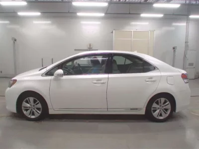 Lexus HS  с аукциона в Японии