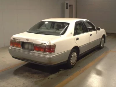Toyota CROWN  с аукциона в Японии