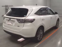Toyota HARRIER лот № 30622 оценка R  с аукциона в Японии 1
