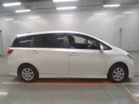 Toyota WISH лот № 30626 оценка 3.5  с аукциона в Японии 2