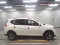 Nissan X-TRAIL лот № 30625 оценка 4  с аукциона в Японии 2
