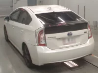 Toyota PRIUS лот № 30628 оценка 3  с аукциона в Японии 5