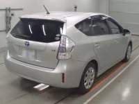 Toyota PRIUS ALPHA лот № 30636 оценка RA  с аукциона в Японии 1