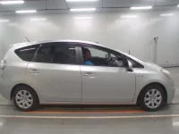Toyota PRIUS ALPHA лот № 30636 оценка RA  с аукциона в Японии 2