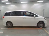 Toyota WISH лот № 30639 оценка 3  с аукциона в Японии 2