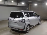 Toyota SIENTA лот № 2260 оценка 4.5  с аукциона в Японии 1