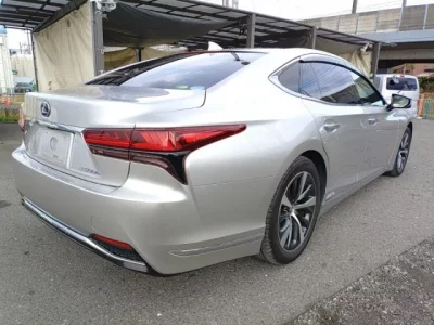 Lexus LS