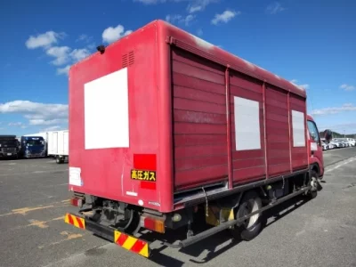 Toyota DYNA  с аукциона в Японии