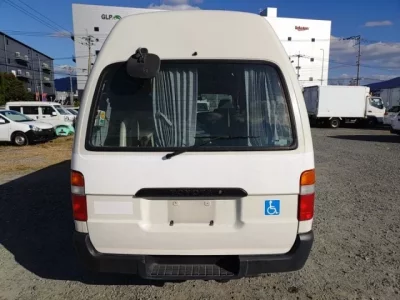 Toyota HIACE  с аукциона в Японии