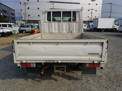 Mazda TITAN  с аукциона в Японии