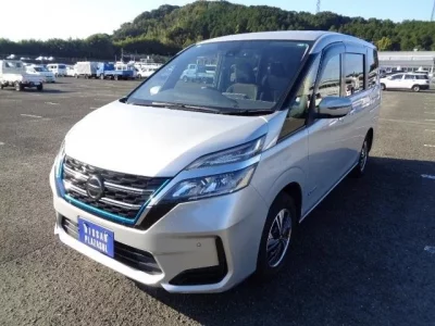 Nissan SERENA  с аукциона в Японии
