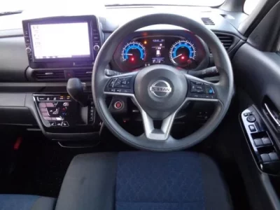 Nissan ROOX  с аукциона в Японии