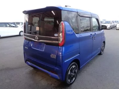 Nissan ROOX  с аукциона в Японии