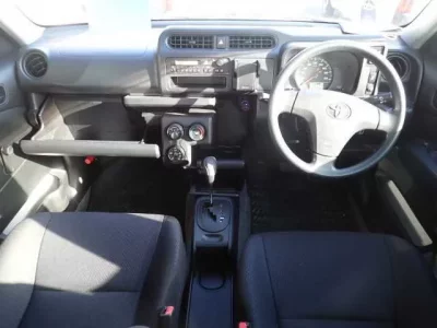 Toyota PROBOX  с аукциона в Японии