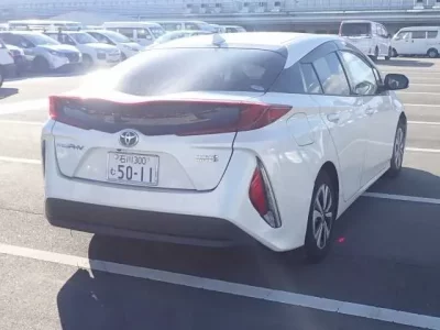 Toyota PRIUS PHV  с аукциона в Японии