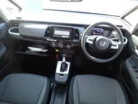 Honda FIT лот № 10 оценка 4  с аукциона в Японии 5