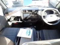 Mazda BONGO VAN лот № 99 оценка 3.5  с аукциона в Японии 3