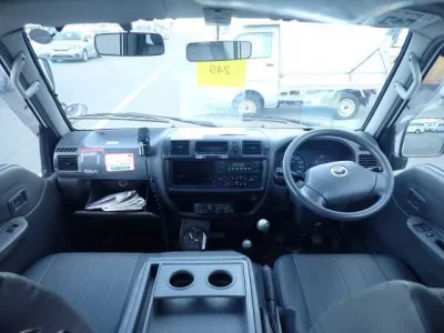 Mazda BONGO VAN  с аукциона в Японии